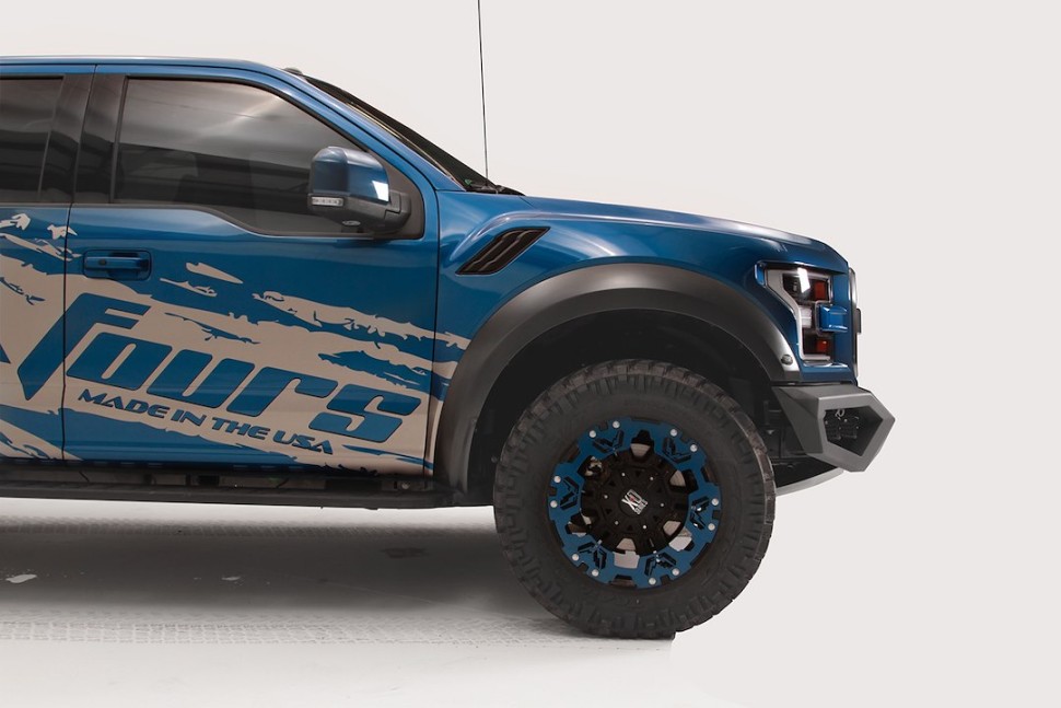 Передний бампер Ford F-150 Raptor 17-20 Vengeance Fab Fours FF17-D4351-1