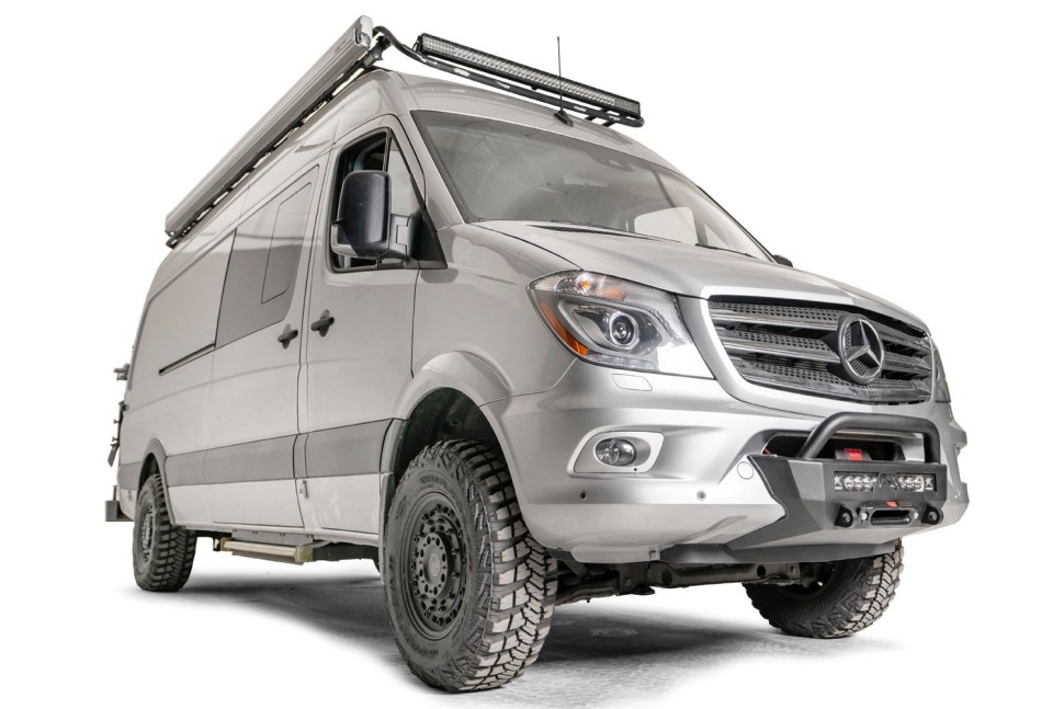 Кріплення для лебідки із захисною дугою Mercedes-Benz Sprinter 17-20 Fab Fours MB17-N4652-1