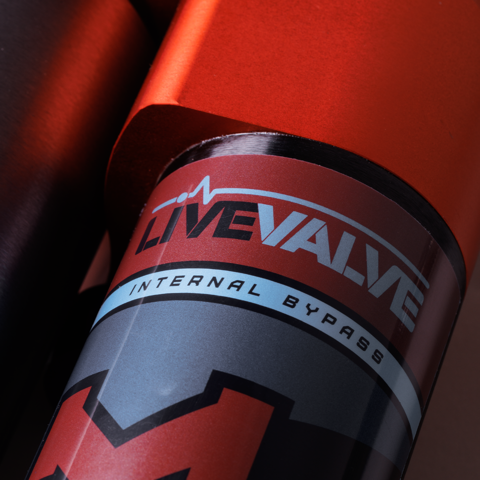 Амортизатор задний с резервуаром регулируемый Ford F-150 Raptor 21-25 Factory Race Series 3.2 Lift 0-1" Fox Shocks 883-06-183 Пара