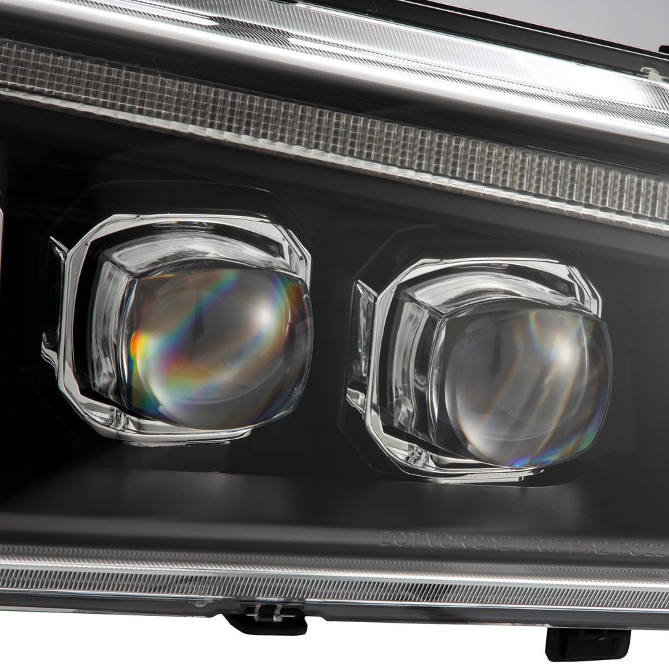 Комплект передних Led фар Chevrolet Silverado 1500/2500/3500 03-06 NOVA-Series AlphaRex 880256