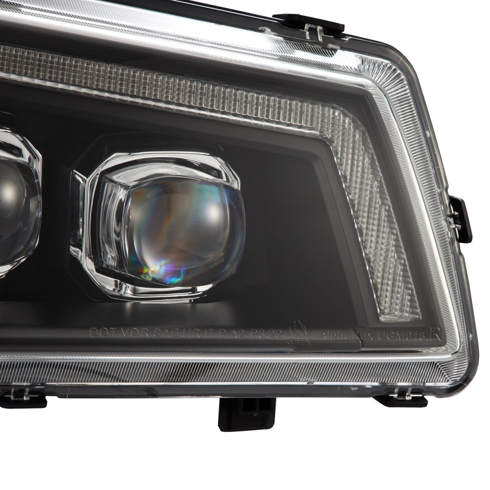 Комплект передних Led фар Chevrolet Silverado 1500/2500/3500 03-06 NOVA-Series AlphaRex 880256
