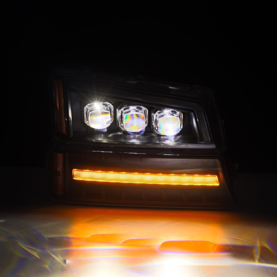 Комплект передних Led фар Chevrolet Silverado 1500/2500/3500 03-06 NOVA-Series AlphaRex 880256