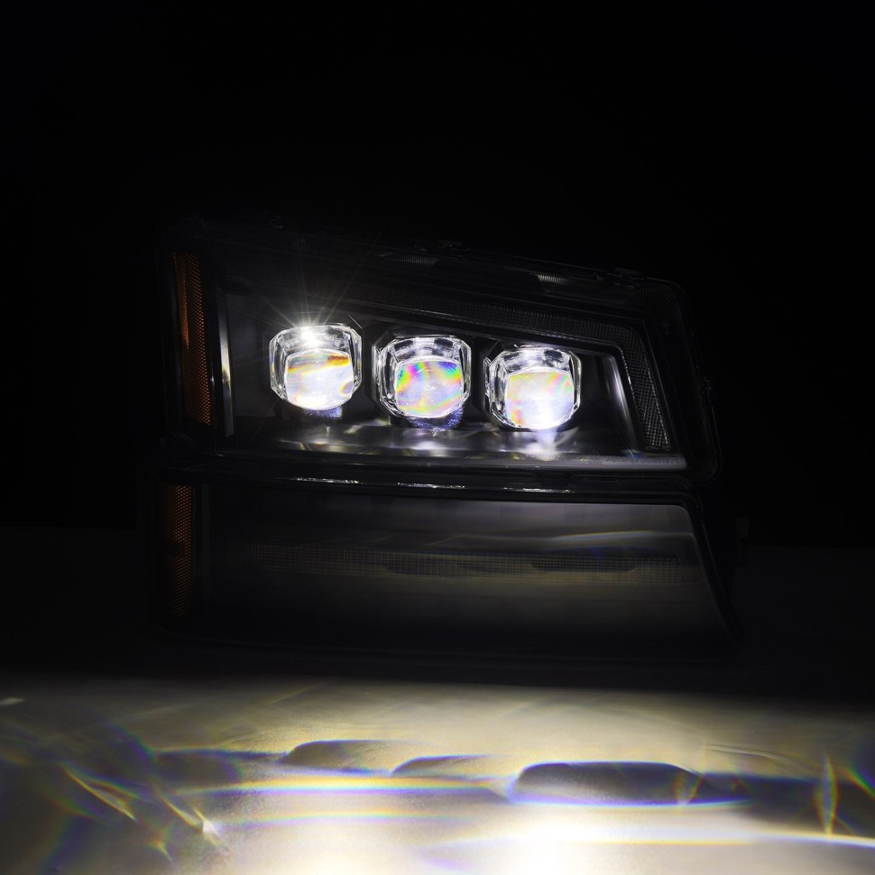 Комплект передних Led фар Chevrolet Silverado 1500/2500/3500 03-06 NOVA-Series AlphaRex 880256