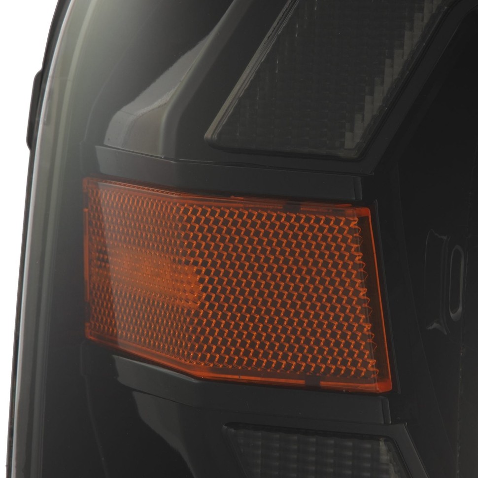 Комплект передних галогеновых фар Ford F-150/Lincoln Mark LT 04-08 PRO-Series AlphaRex 880136