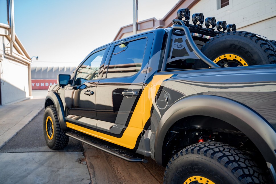 Дуга в кузов Ford F-150 15-25 Addictive Desert Designs C1160030601NA