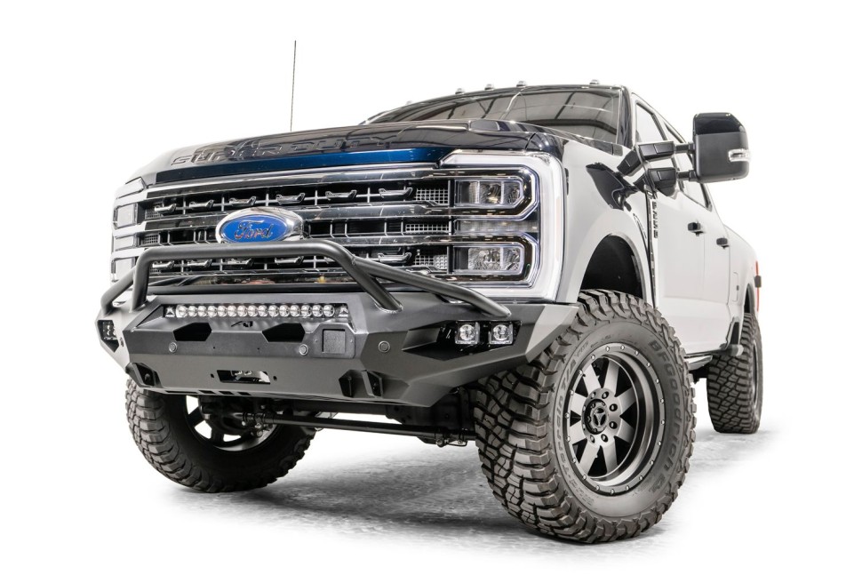 Передний бампер с центральной дугой Ford F-250/F-350 23-26 Matrix Fab Fours FS23-X5952-1