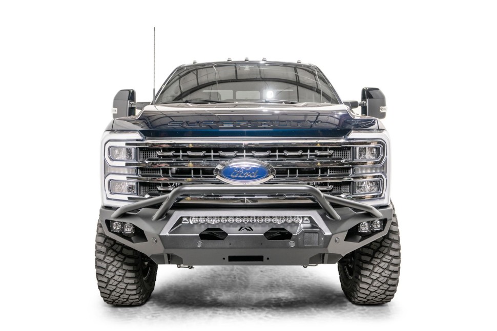 Передний бампер с центральной дугой Ford F-250/F-350 23-26 Matrix Fab Fours FS23-X5952-1