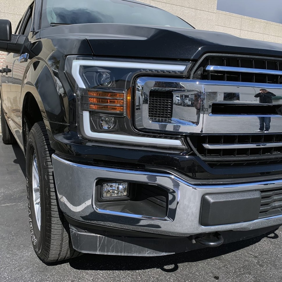 Комплект передніх галогенних фар Ford F-150 18-20 PRO-Series AlphaRex 880186