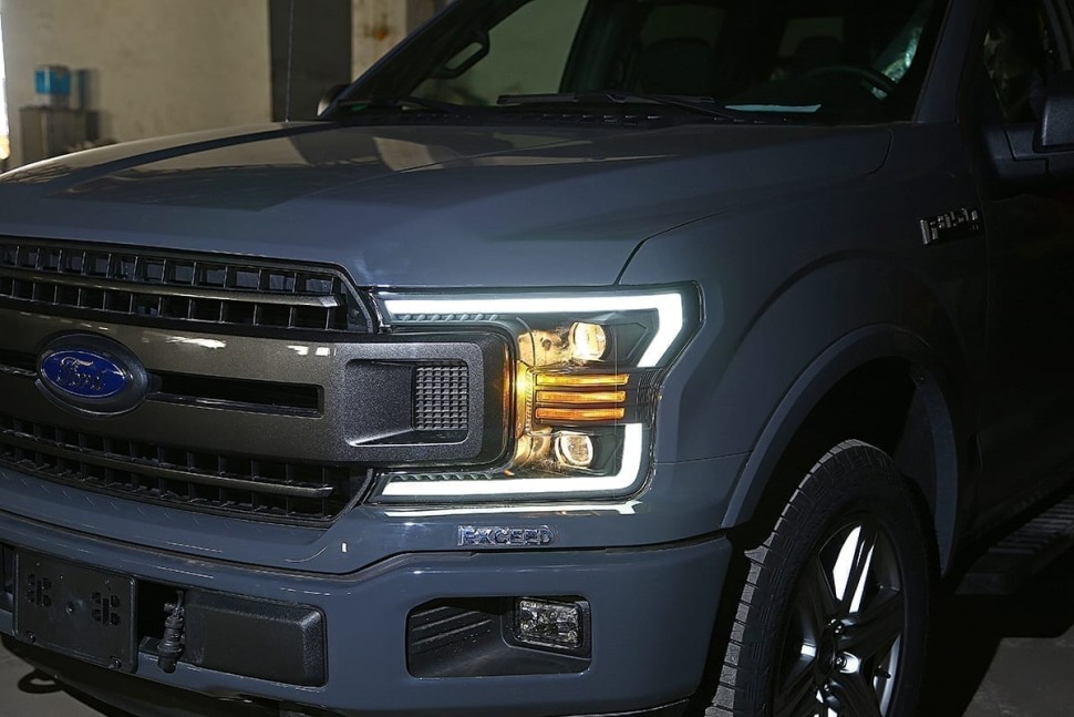 Комплект передніх галогенних фар Ford F-150 18-20 PRO-Series AlphaRex 880186