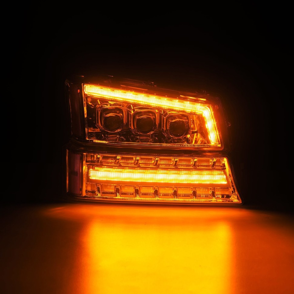 Комплект передних Led фар Chevrolet Silverado 1500/2500/3500 03-06 NOVA-Series AlphaRex 880255