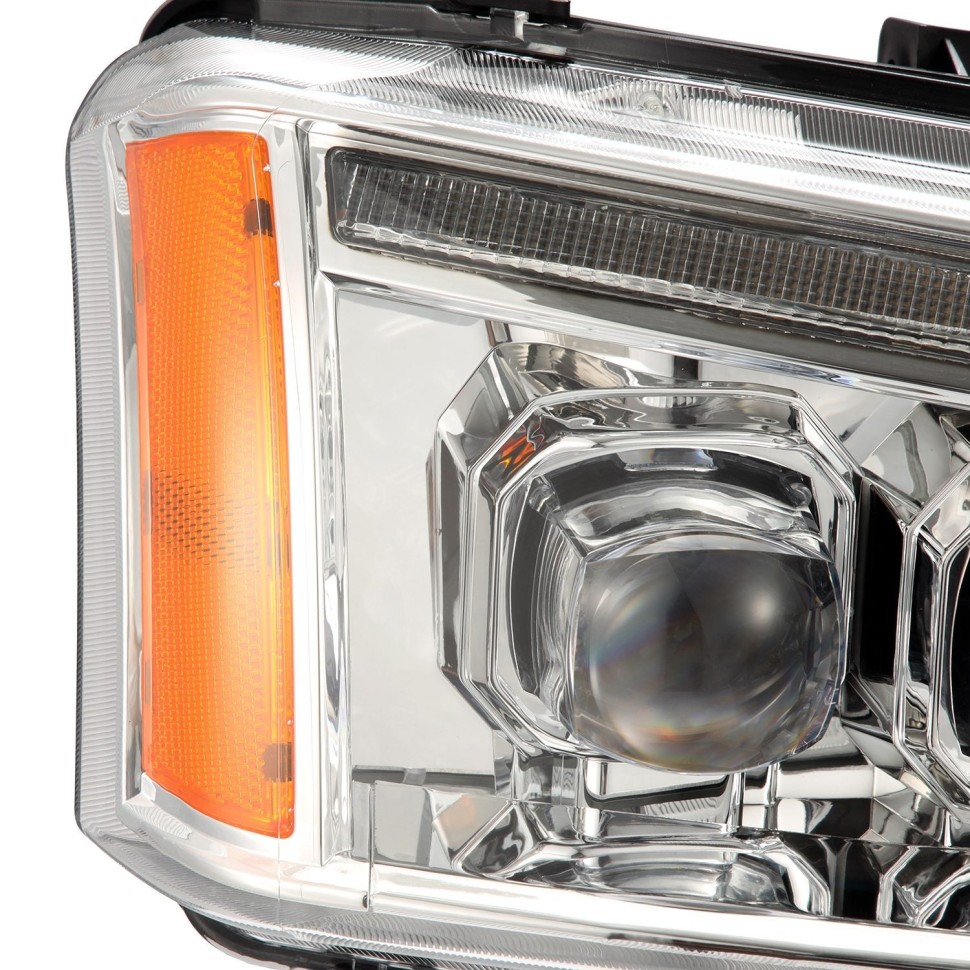 Комплект передних Led фар Chevrolet Silverado 1500/2500/3500 03-06 NOVA-Series AlphaRex 880255