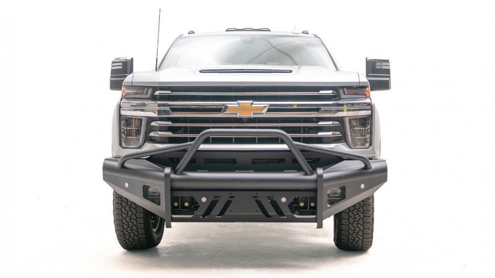 Передний бампер с центральной дугой Black Steel Elite Chevrolet Silverado 2500/3500 15-19 Fab Fours CH14-Q3062-1