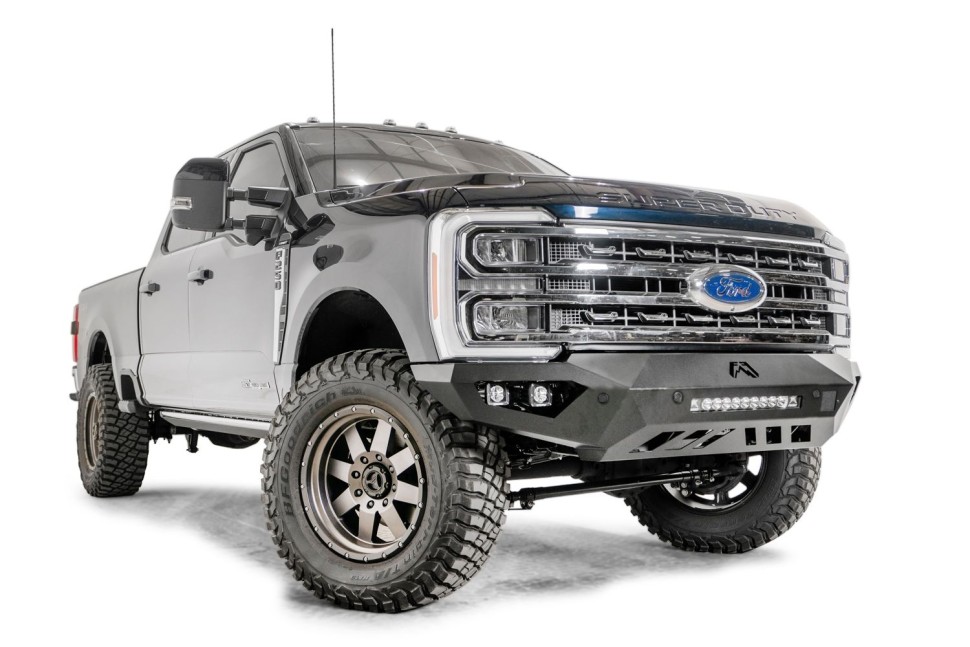Передний бампер Ford F-250/F-350 23-26 Vengeance Fab Fours FS23-V5951-1