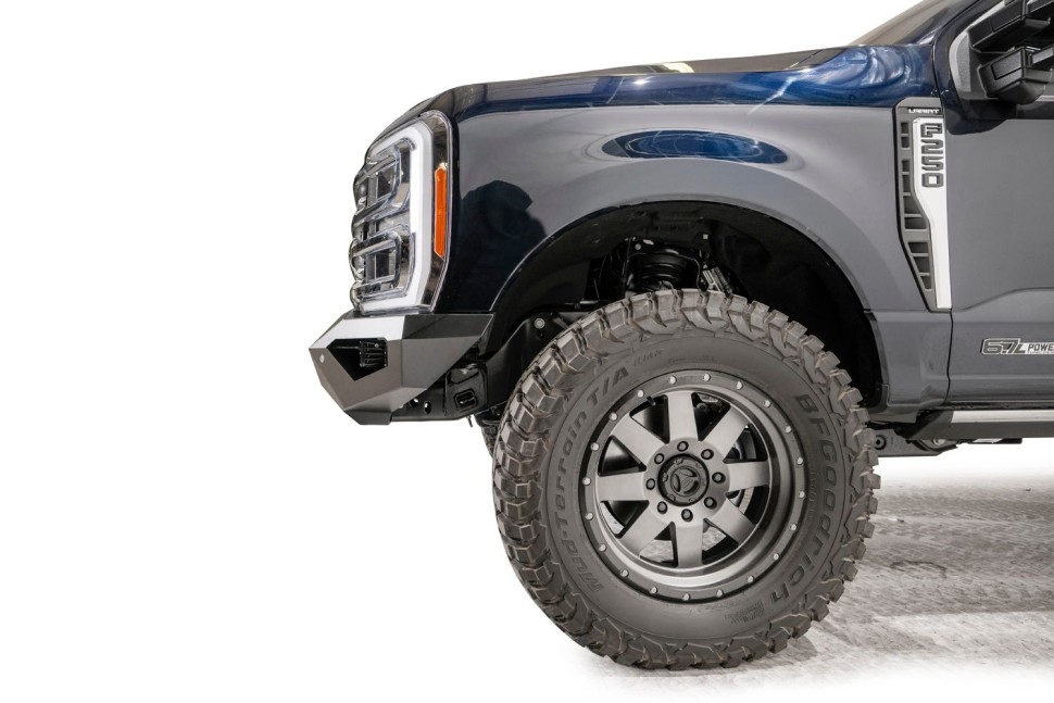 Передний бампер Ford F-250/F-350 23-26 Vengeance Fab Fours FS23-V5951-1