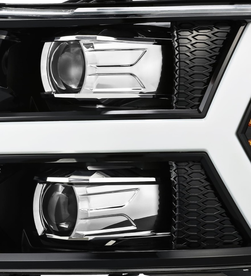 Комплект передних Led фар Chevrolet Silverado 1500/2500/3500 07-14 LUXX-Series AlphaRex 880223
