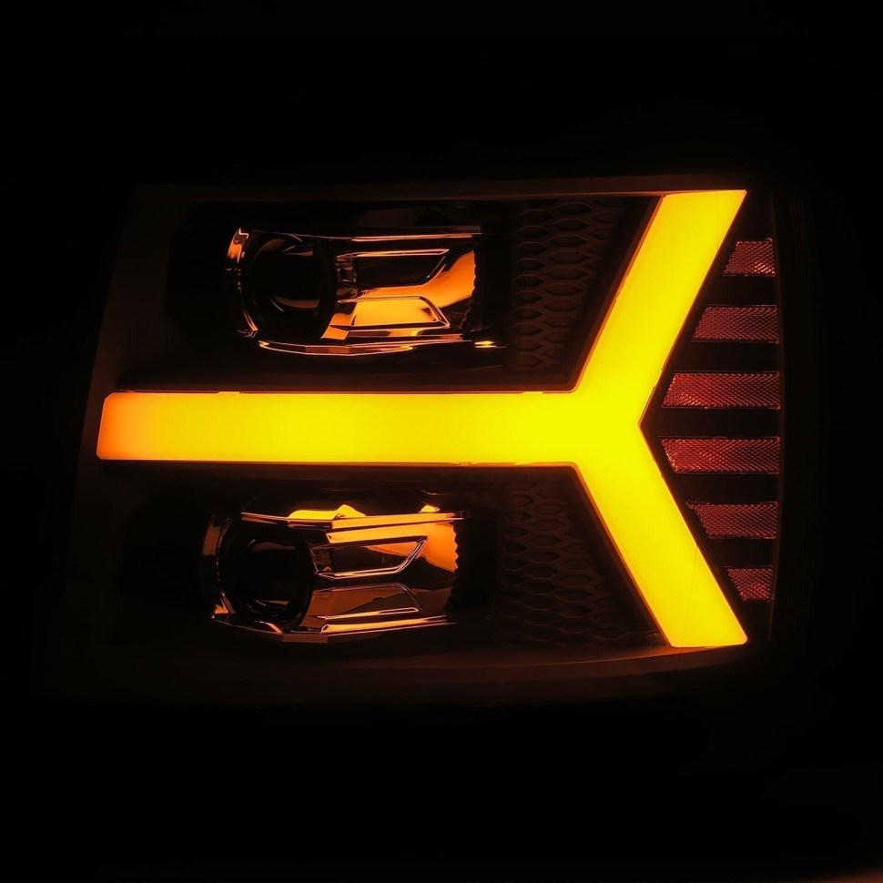 Комплект передних Led фар Chevrolet Silverado 1500/2500/3500 07-14 LUXX-Series AlphaRex 880223