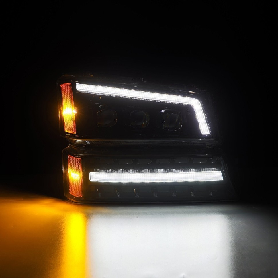 Комплект передних Led фар Chevrolet Silverado 1500/2500/3500 03-06 NOVA-Series AlphaRex 880254