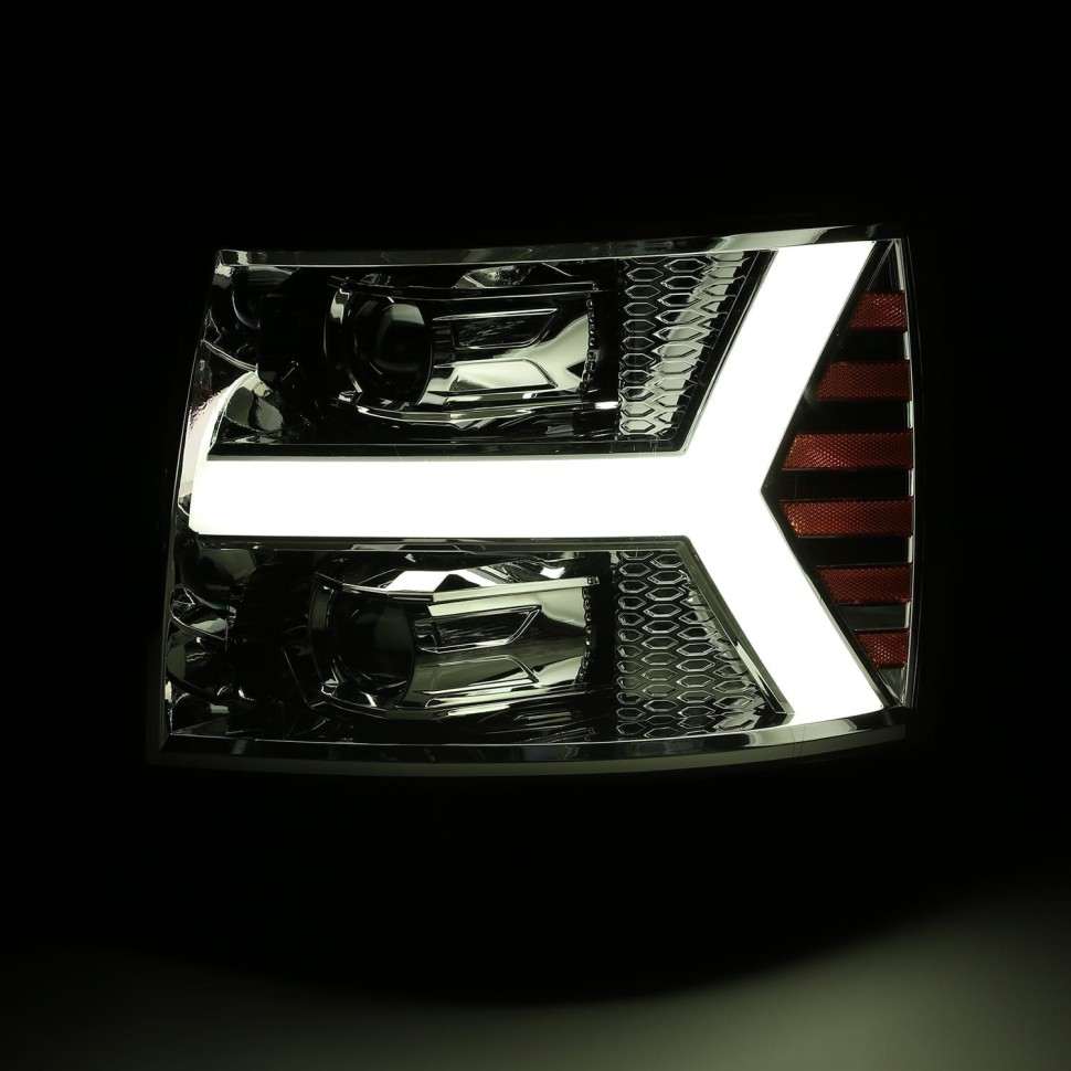 Комплект передних Led фар Chevrolet Silverado 1500/2500/3500 07-14 LUXX-Series AlphaRex 880222