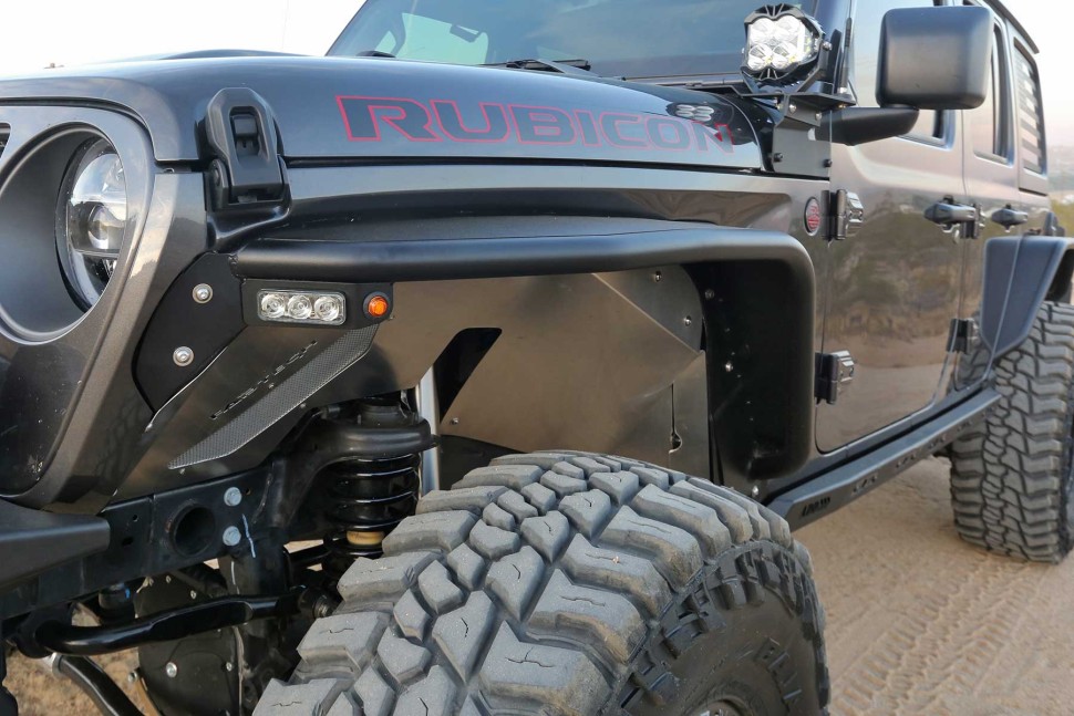 Передние трубчатые расширители колесных арок Jeep Wrangler JL 18-26 Fabtech FTS24212