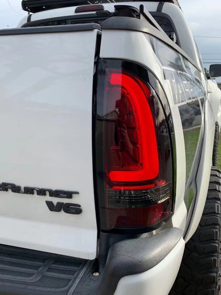 Світлодіодні задні ліхтарі Toyota Tacoma 05-15 PRO-Series AlphaRex 680040