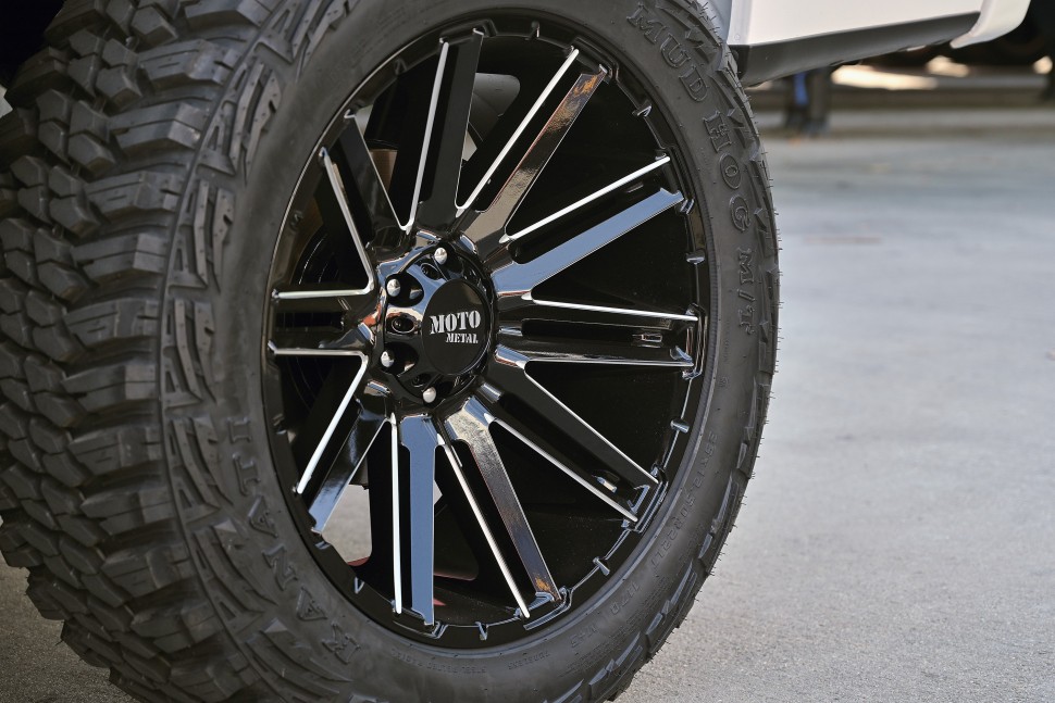 Колісний диск Moto Metal Kraken Gloss Black Milled 20x10 ET-18 MO99821080318N