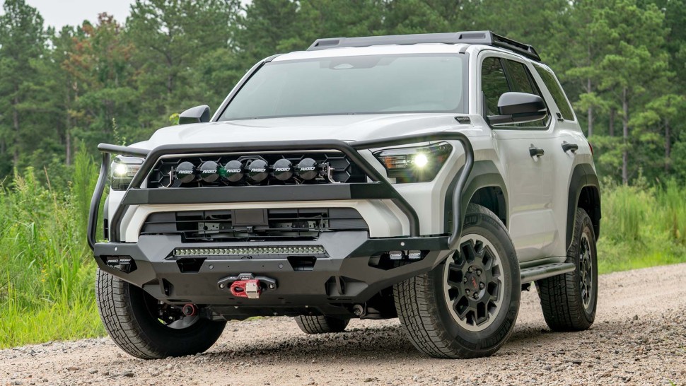 Передній бампер із захисною дугою Toyota 4Runner 25-26 Matrix Fab Fours T425-X6850-1