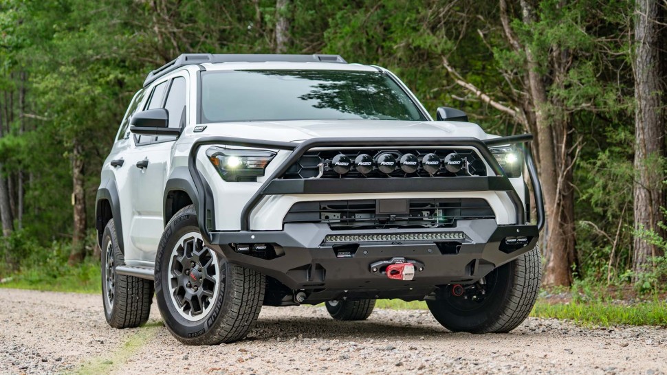 Передній бампер із захисною дугою Toyota 4Runner 25-26 Matrix Fab Fours T425-X6850-1