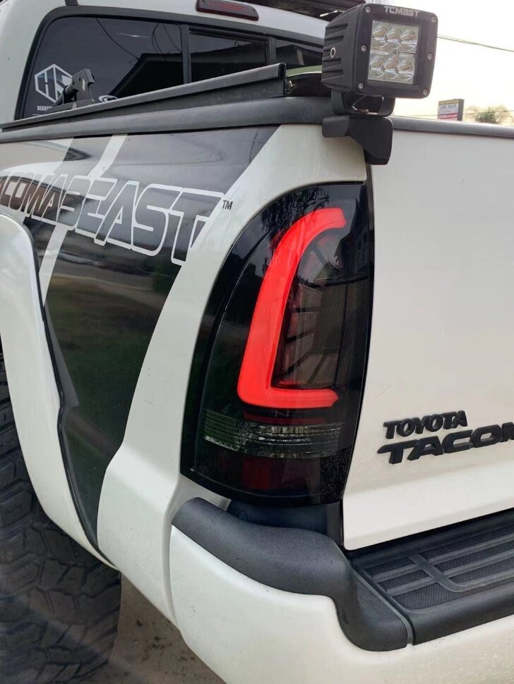 Світлодіодні задні ліхтарі Toyota Tacoma 05-15 PRO-Series AlphaRex 680030