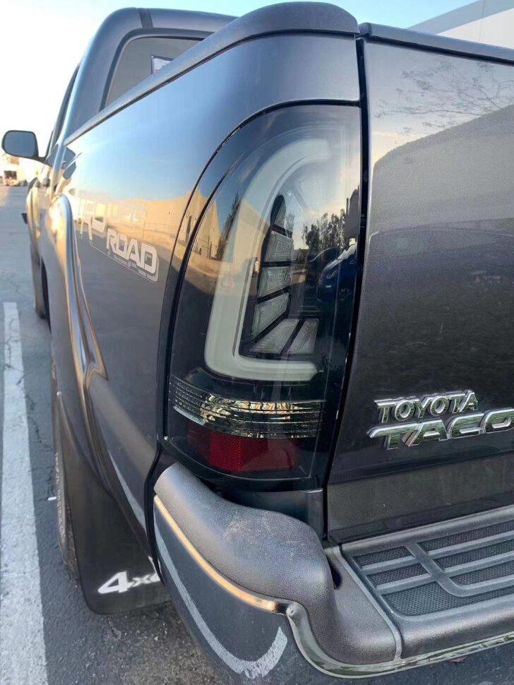 Світлодіодні задні ліхтарі Toyota Tacoma 05-15 PRO-Series AlphaRex 680030