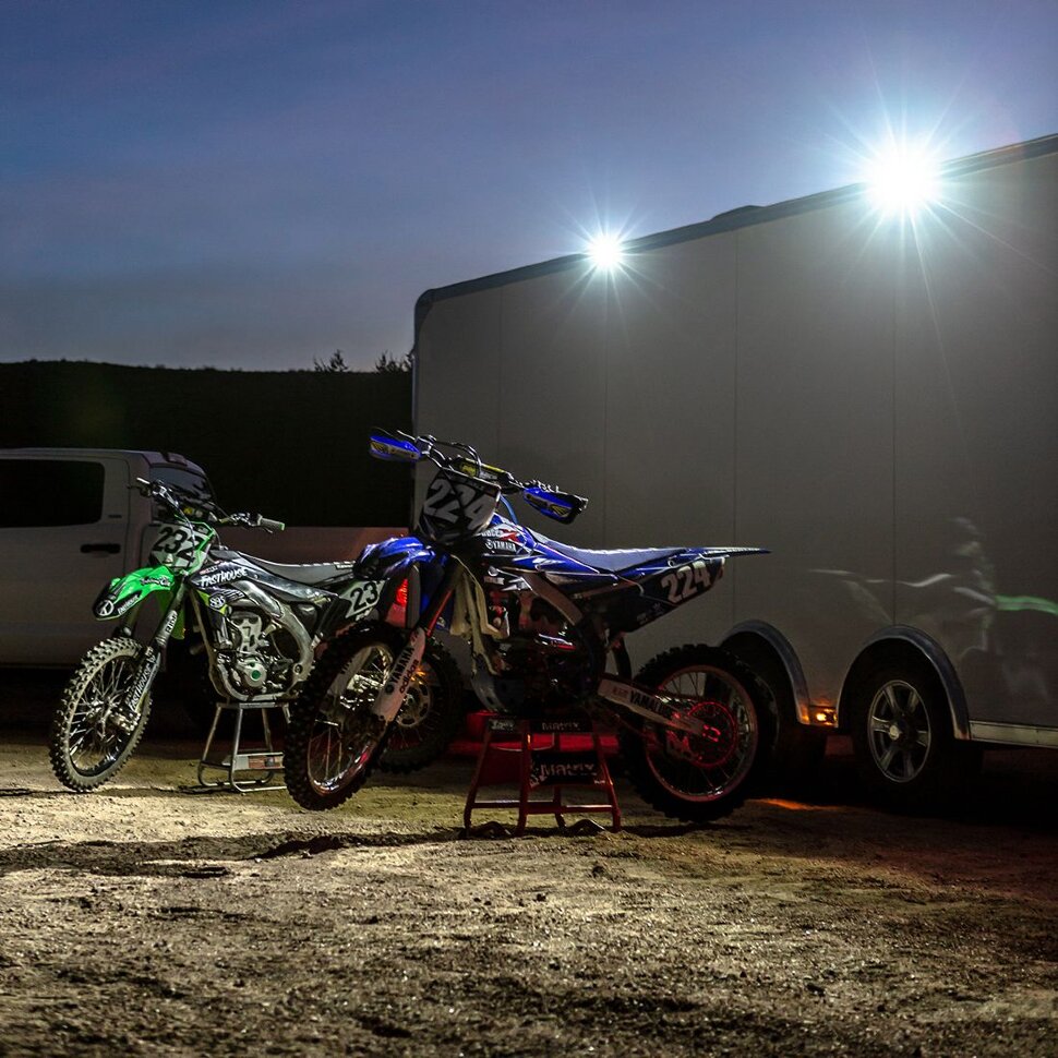 Rigid Industries 53122 SR-L Light (Pair) W/Backlit Red 4.5x1.5" Wide/Drive