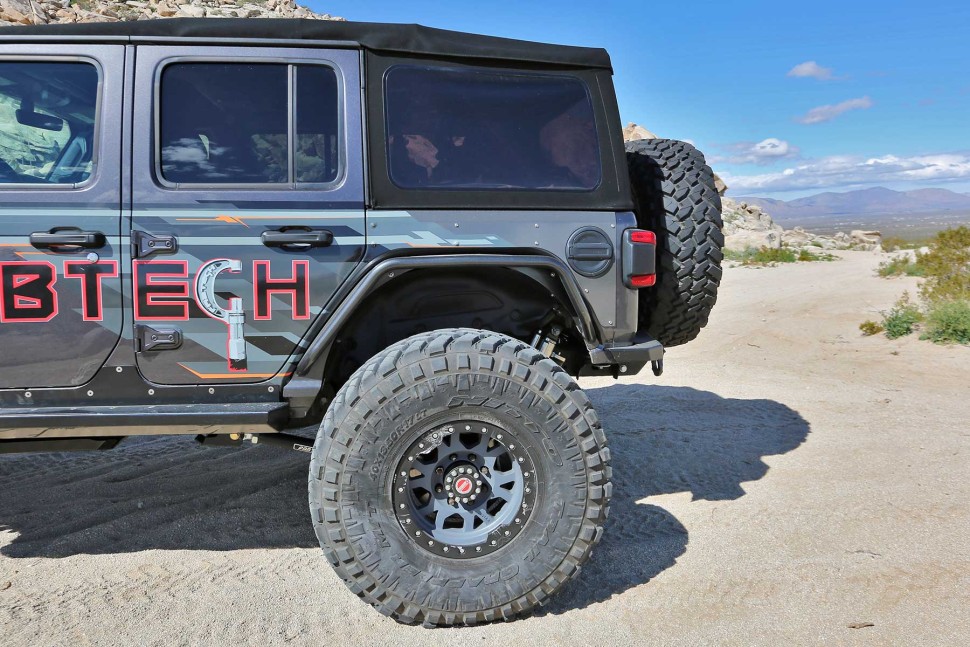 Задние подкрылки Jeep Wrangler JL 18-26 Fabtech FTS24213