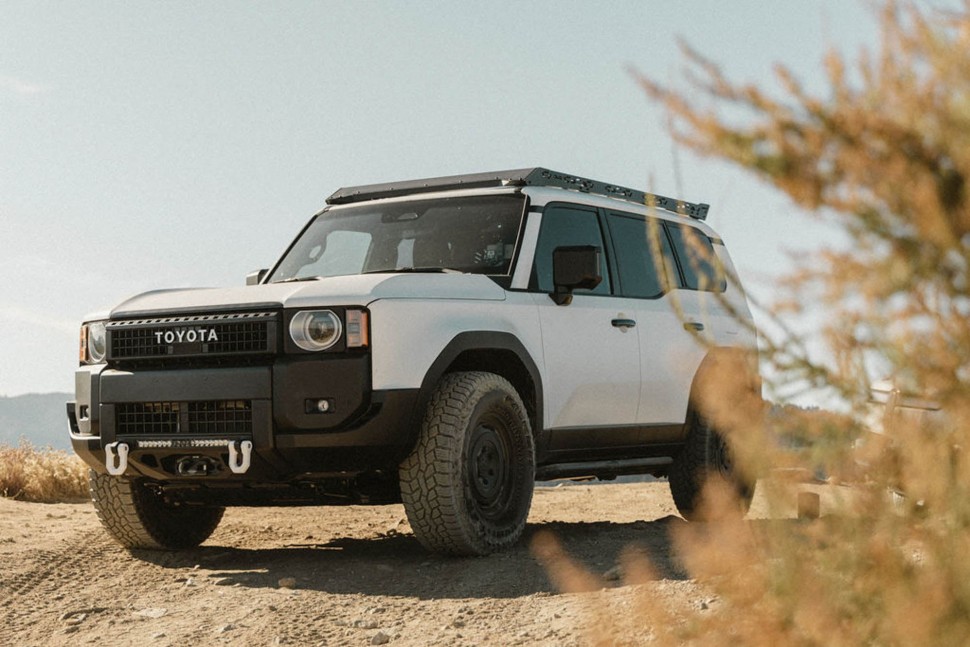 Передний бампер под лебёдку Toyota Land Cruiser 250 24-25 Centric DV8 Offroad FBTL4-01