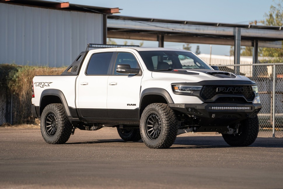 Передний бампер Dodge Ram 1500 TRX 21-24 Addictive Desert Designs F620153030103