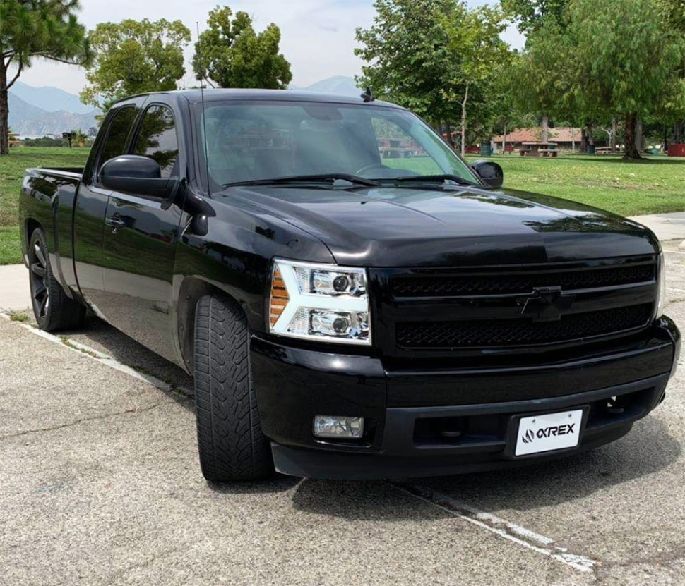 Комплект передних галогеновых фар Chevrolet Silverado 1500/2500/3500 07-14 PRO-Series AlphaRex 880204