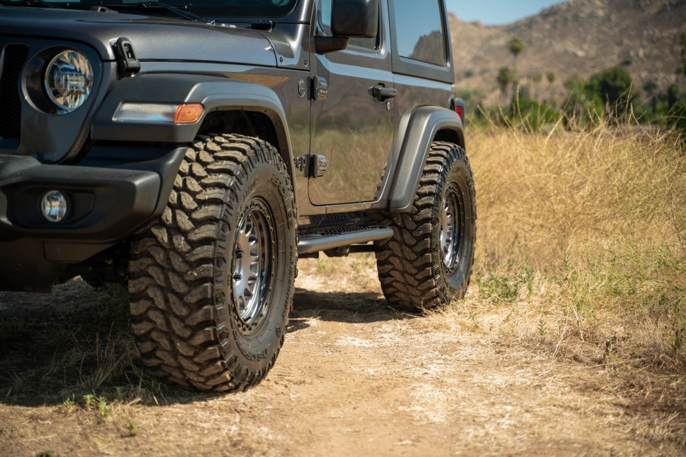 Боковые подножки Jeep Wrangler JL 18-25 2 Door OE Plus DV8 Offroad SRJL-10