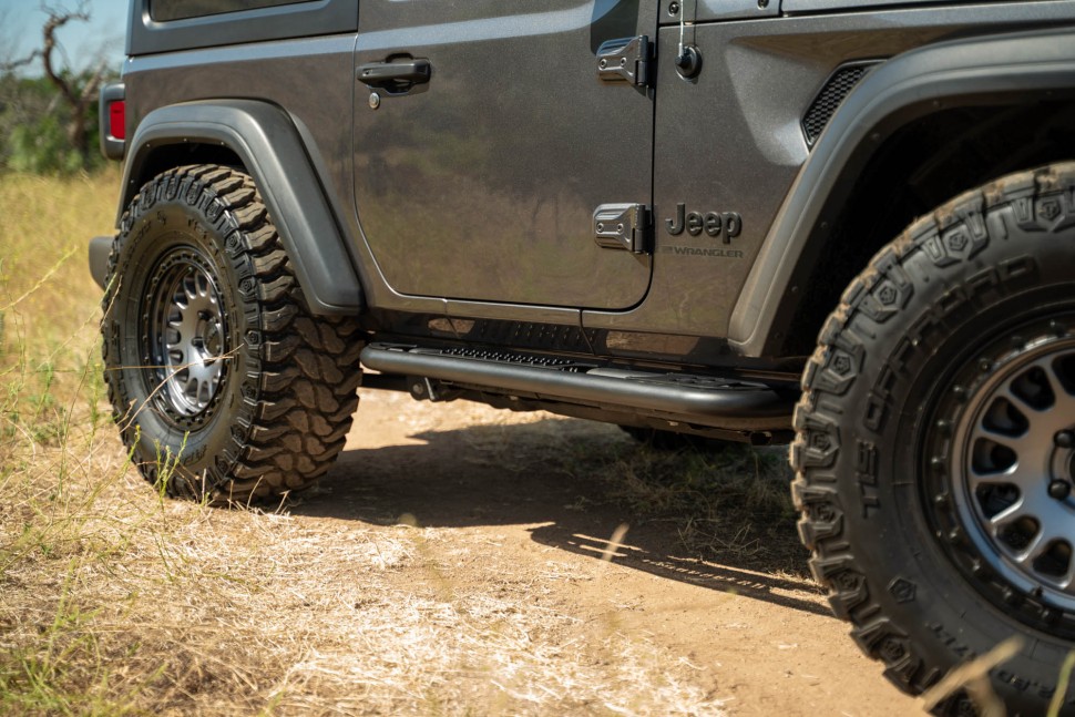 Боковые подножки Jeep Wrangler JL 18-25 2 Door OE Plus DV8 Offroad SRJL-10