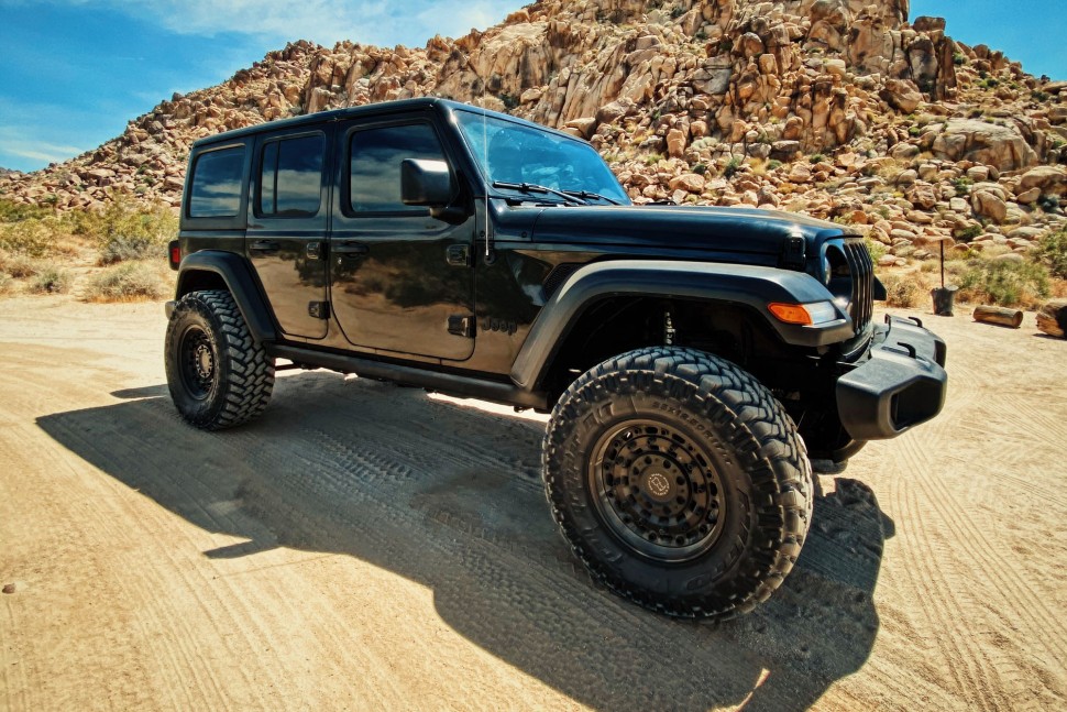 Колесный диск Black Rhino Arsenal Sand On Black 16x8 ET+38 1680ARS385160D65