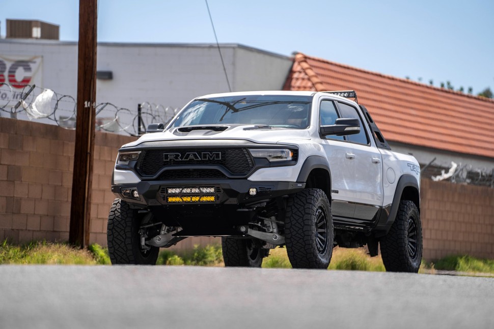 Передний бампер Dodge Ram 1500 TRX 21-24 Addictive Desert Designs F620012140103