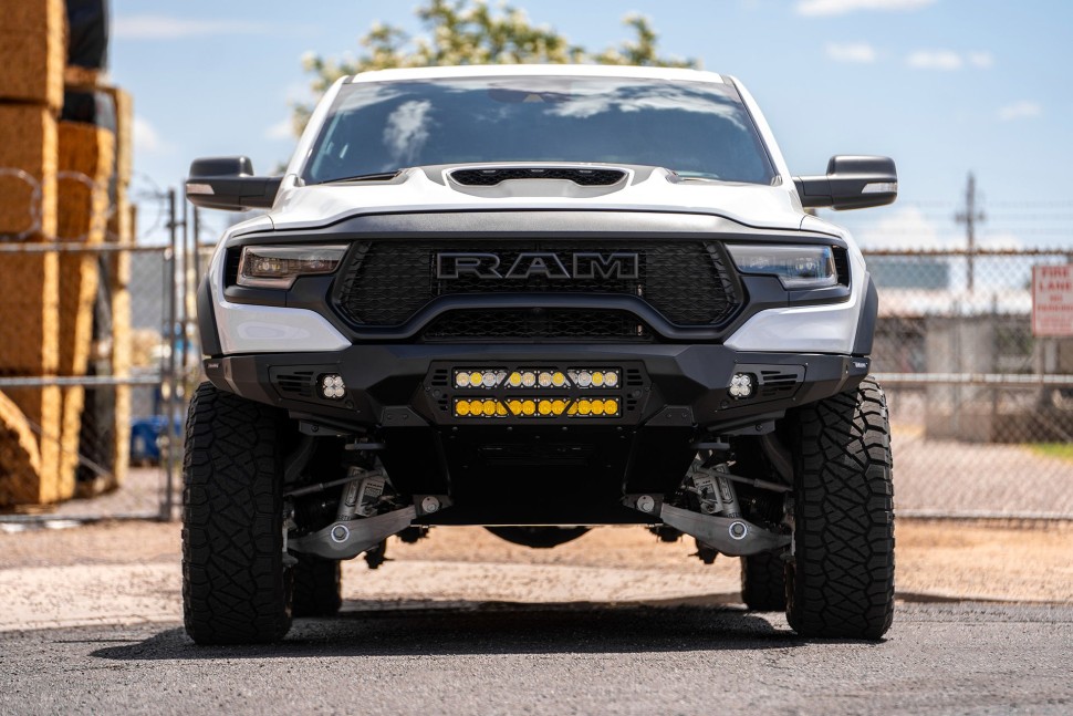 Передний бампер Dodge Ram 1500 TRX 21-24 Addictive Desert Designs F620012140103
