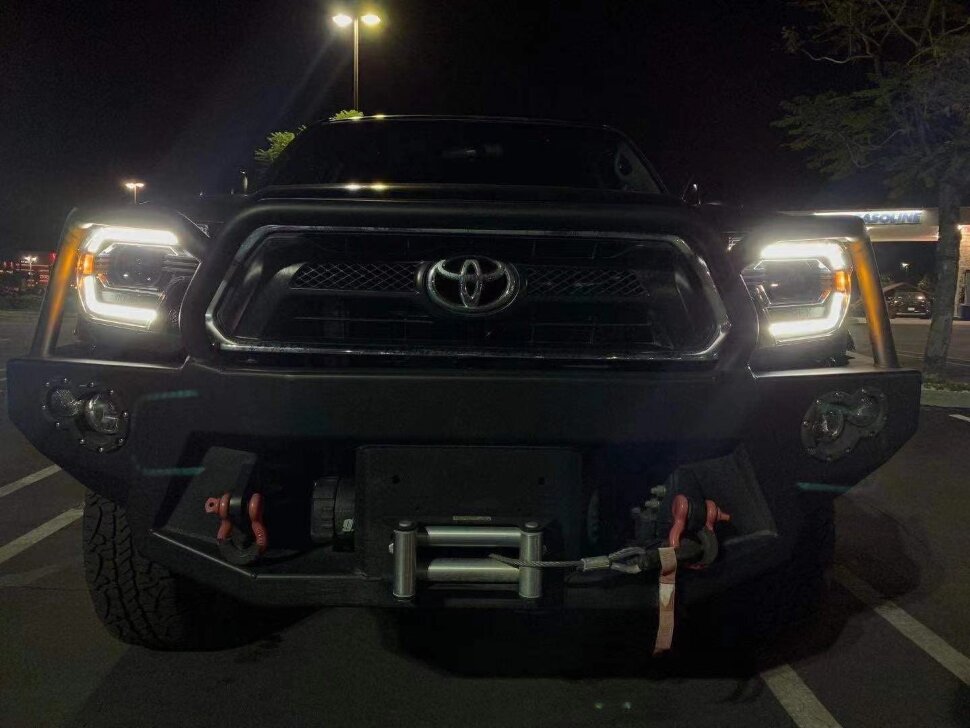 Комплект передних Led фар Toyota Tacoma 12-15 LUXX-Series AlphaRex 880751