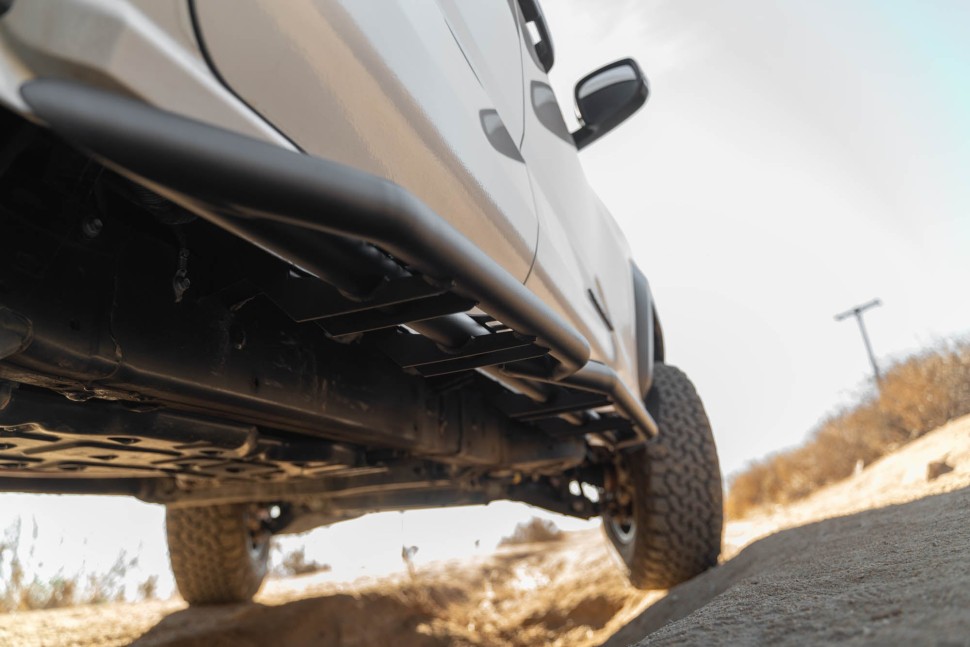 Боковые подножки Toyota Tacoma 24-25 Double Cab OE Plus DV8 Offroad SRTT1-03