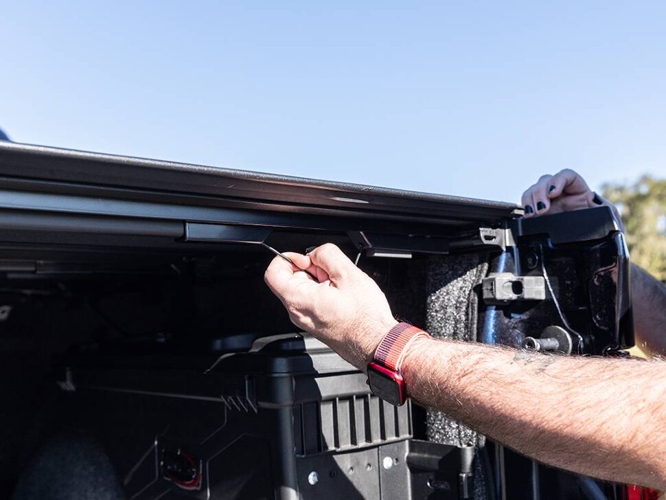 Кришка багажника складана Ford F-150 21-25 5'7" MX4 BAK 448339