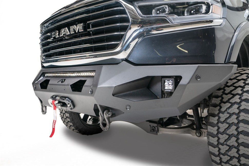 Передний бампер Dodge Ram 1500 19-25 Matrix Fab Fours DR19-X4251-1