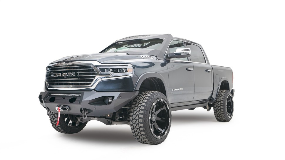 Передний бампер Dodge Ram 1500 19-25 Matrix Fab Fours DR19-X4251-1
