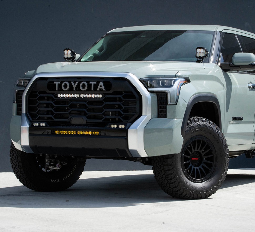Комплект дополнительных фар на стойку Toyota Tundra 22-23 LP4 Baja Designs 448075