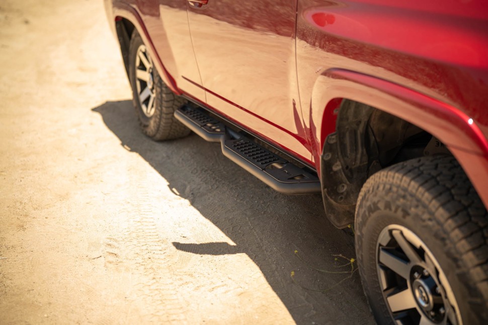 Боковые подножки Toyota 4Runner 10-24 OE Plus DV8 Offroad SRTF3-01