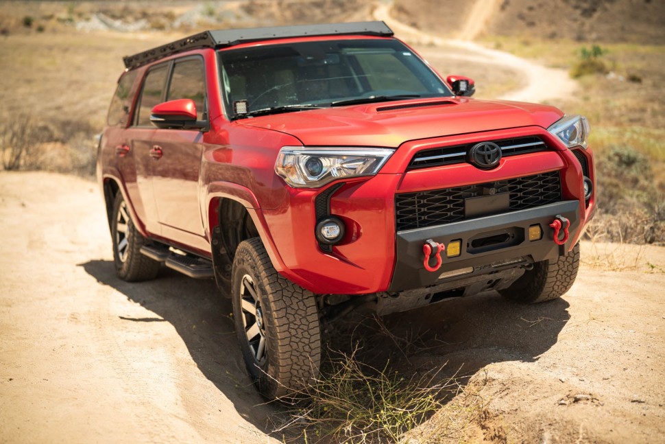 Боковые подножки Toyota 4Runner 10-24 OE Plus DV8 Offroad SRTF3-01