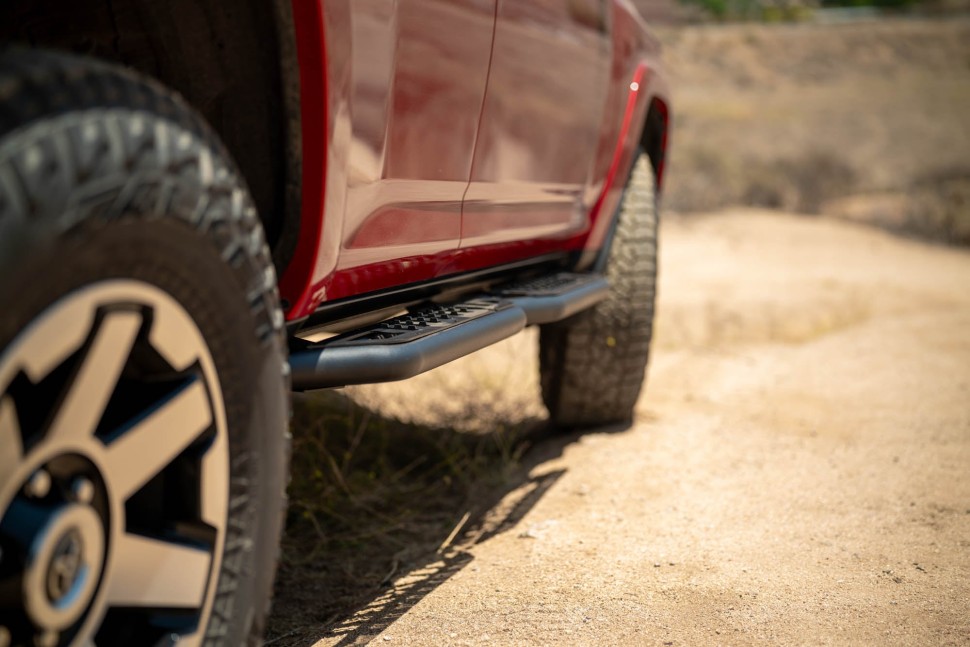 Боковые подножки Toyota 4Runner 10-24 OE Plus DV8 Offroad SRTF3-01