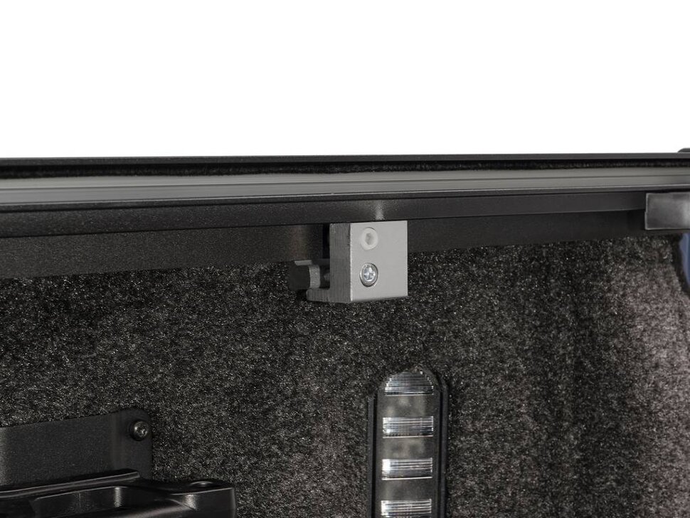 Retrax 30335 IX Manual Retractable Tonneau Cover Ford Ranger 19-23 5'1"