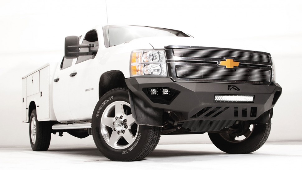 Передній бампер Vengeance Chevrolet Silverado 2500/3500 11-14 Fab Fours CH11-V2751-1